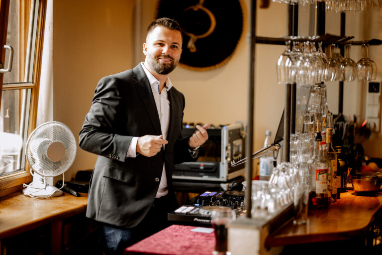 Als DJ begleite ich deine Hochzeit oder Firmenevent im PS Speicher