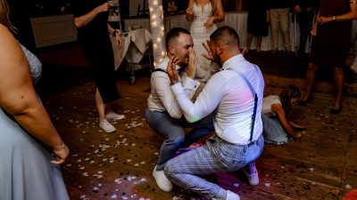 Begeisterte Gäste, die bis in die Nacht feiern: Hochzeits DJ Kassel Hendrik Schulze